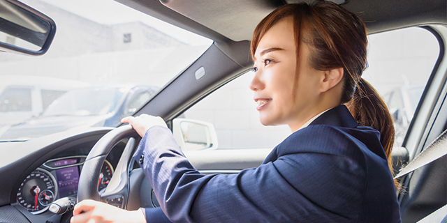 女性タクシードライバーが過去最高に！急増の背景とタクシー業界の働きやすさとは？